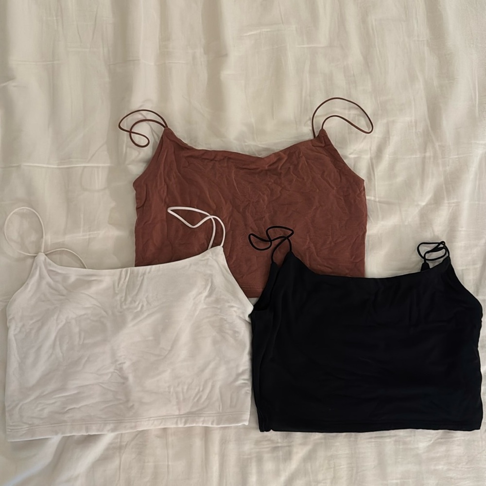 Aritzia wilfred free tiny tank bundle